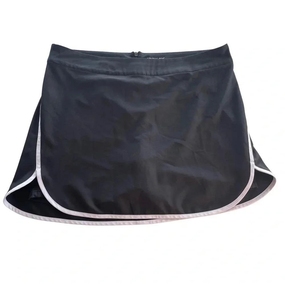 Maggie Lane Activewear Golf Skirt Skort • Black with white trim • Size 12